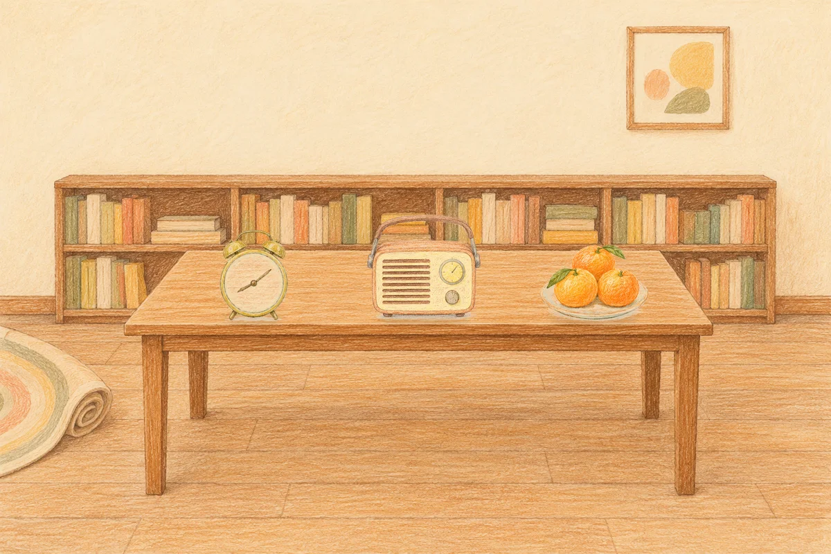 부평 여성전용 얼굴 마사지 안내 그림, 낮의 서재 긴 책상 위에 놓인 둥근 알람시계, 작은 라디오, 귤이 담긴 접시