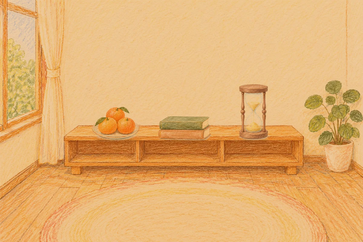 판교 여성전용 바디 케어 안내 그림, 저녁의 창가 낮은 선반 위에 놓인 귤이 담긴 접시, 책 두 권, 모래시계