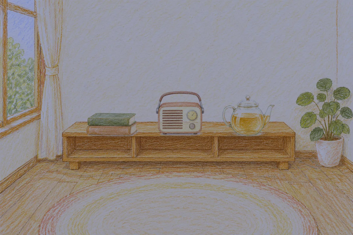 청담동 여성전용 브라이덜 케어 안내 그림, 밤의 창가 낮은 선반 위에 놓인 책 두 권, 작은 라디오, 유리 티포트