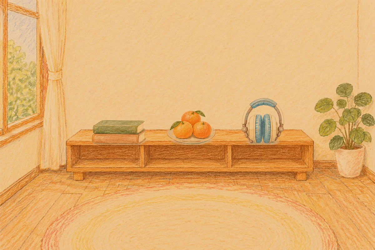 삼전동 여성전용 피부 관리 안내 그림, 저녁의 창가 낮은 선반 위에 놓인 책 두 권, 귤이 담긴 접시, 헤드폰