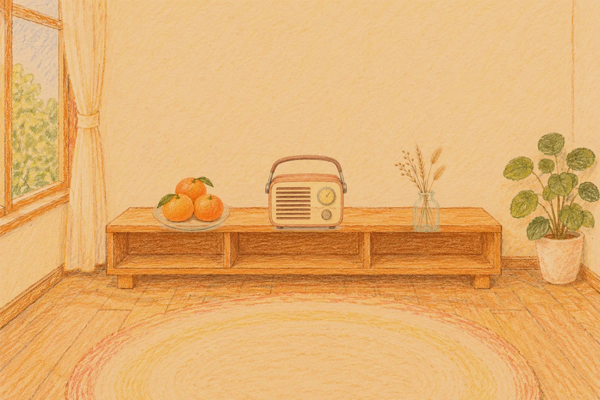 왕십리 여성전용 스웨디시 추천 안내 그림, 저녁의 창가 낮은 선반 위에 놓인 귤이 담긴 접시, 작은 라디오, 마른 풀을 꽂은 항아리