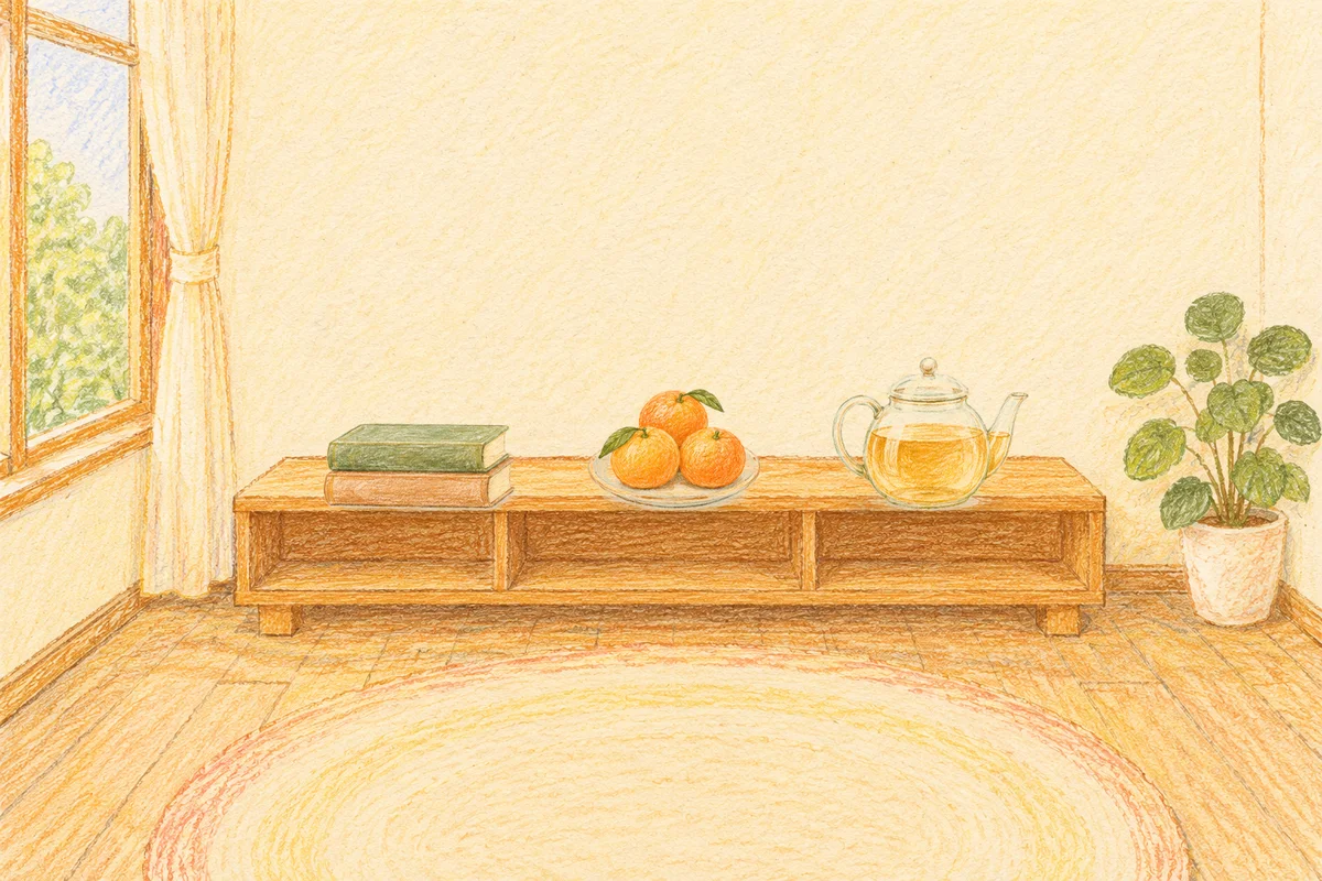 양평 여성전용 발 케어 안내 그림, 낮의 창가 낮은 선반 위에 놓인 책 두 권, 귤이 담긴 접시, 유리 티포트